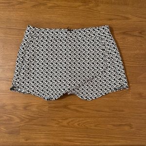 HIGH WAIST SKORT - medium but fits like a small!